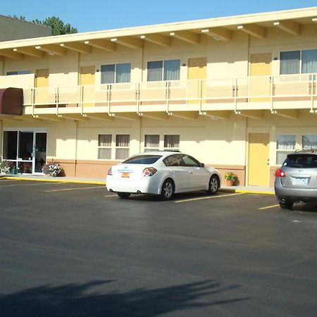 Virginia Inn Лоренс Экстерьер фото