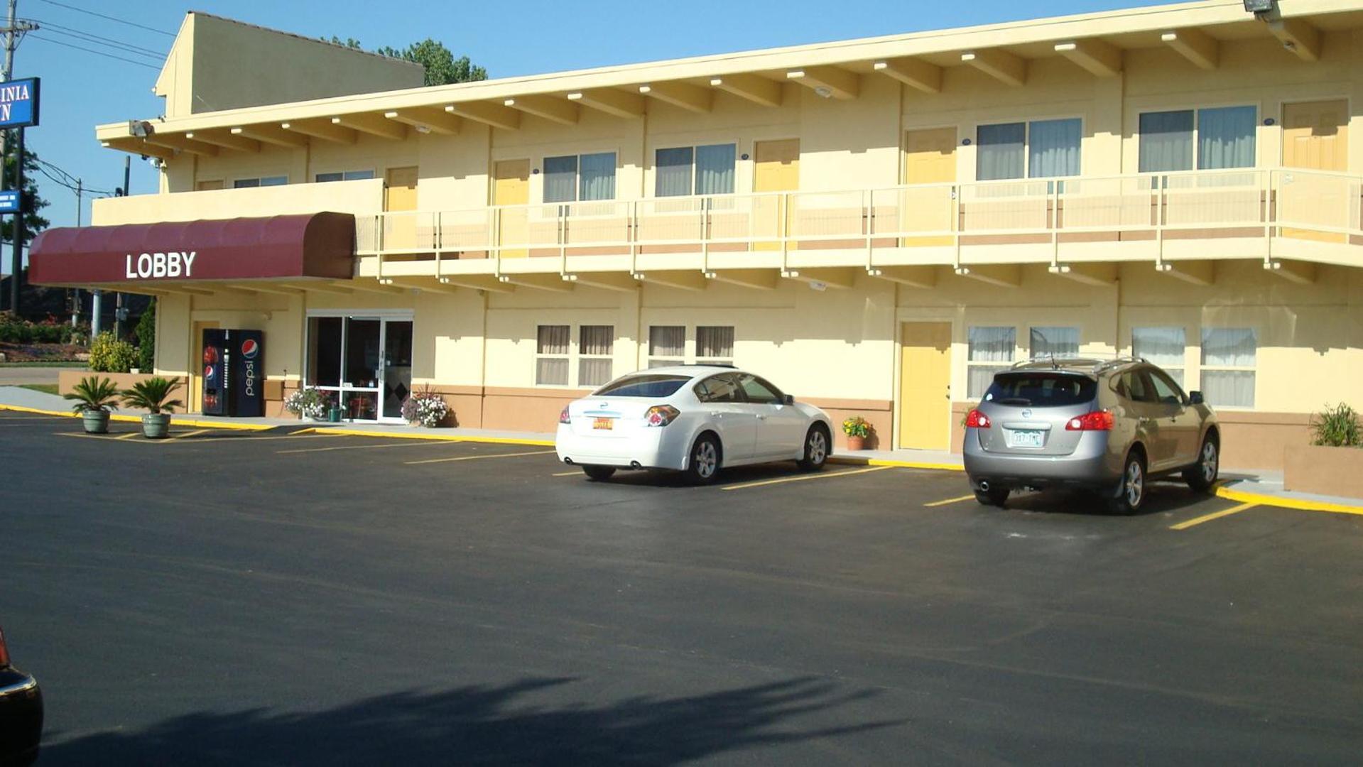 Virginia Inn Лоренс Экстерьер фото