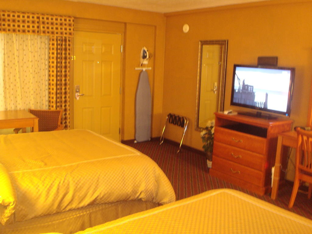 Virginia Inn Лоренс Экстерьер фото