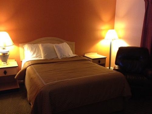 Virginia Inn Лоренс Экстерьер фото