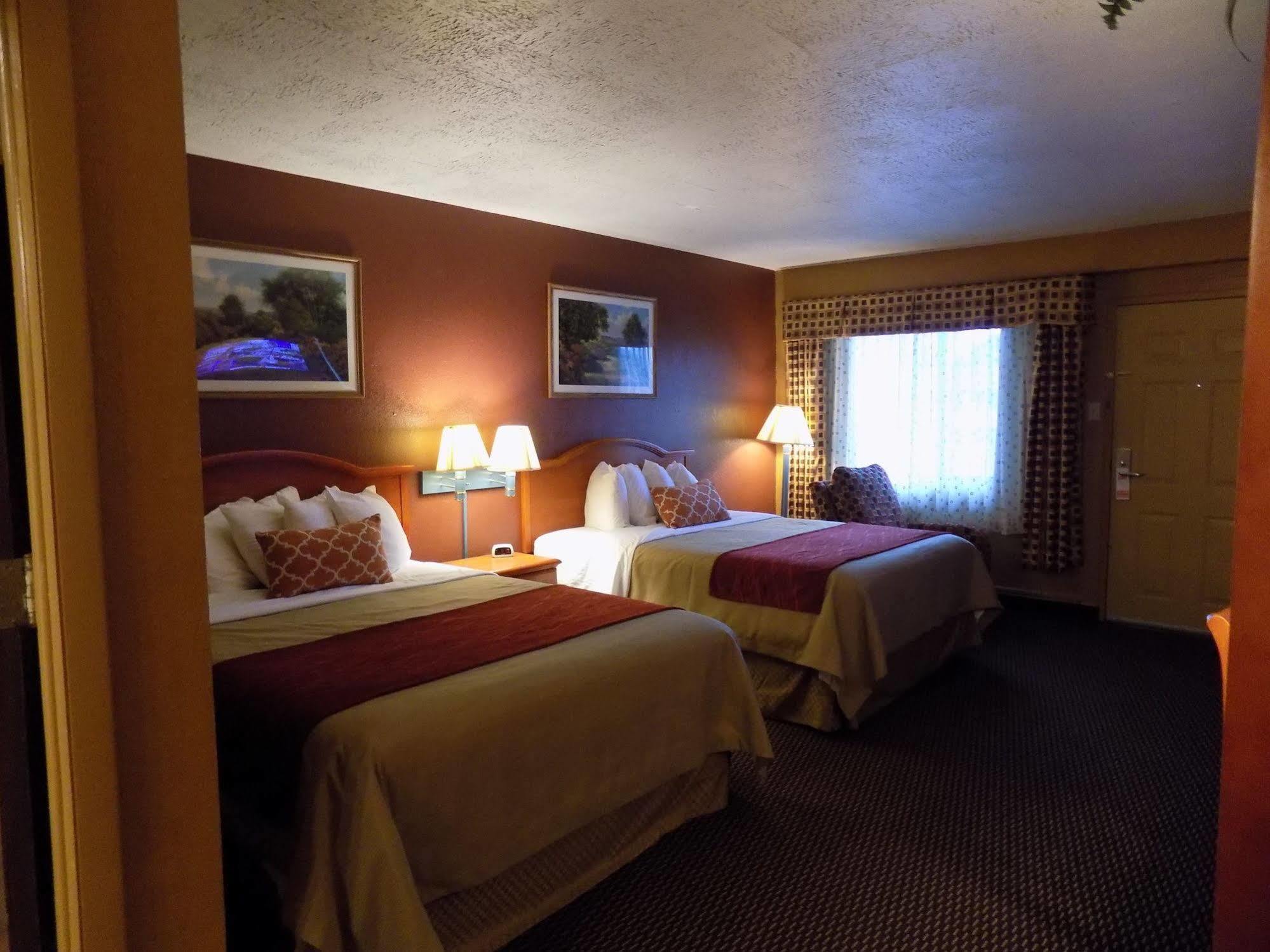 Virginia Inn Лоренс Экстерьер фото