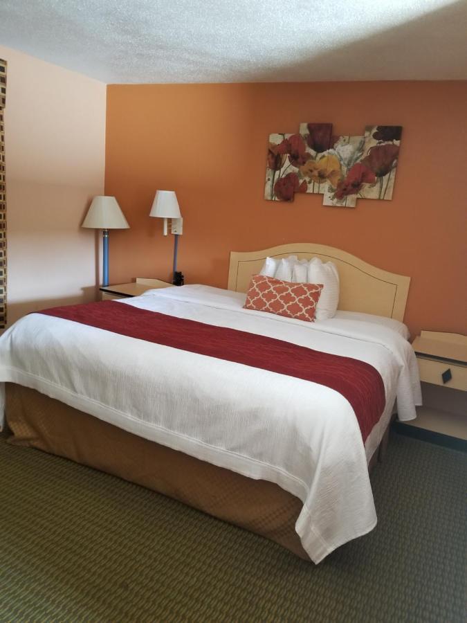 Virginia Inn Лоренс Экстерьер фото